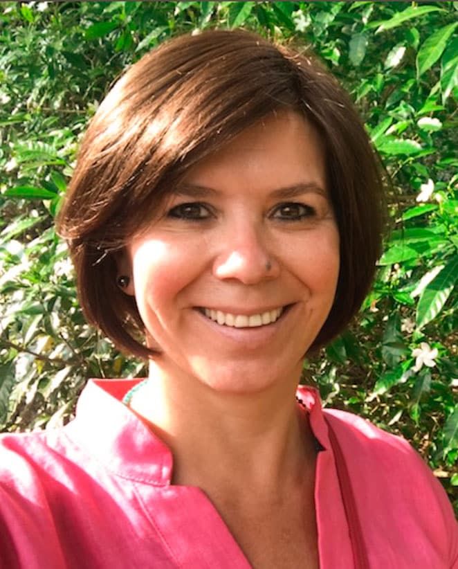 Lara Weigmann ist Heilpraktikerin & Yoga-Lehrerin.