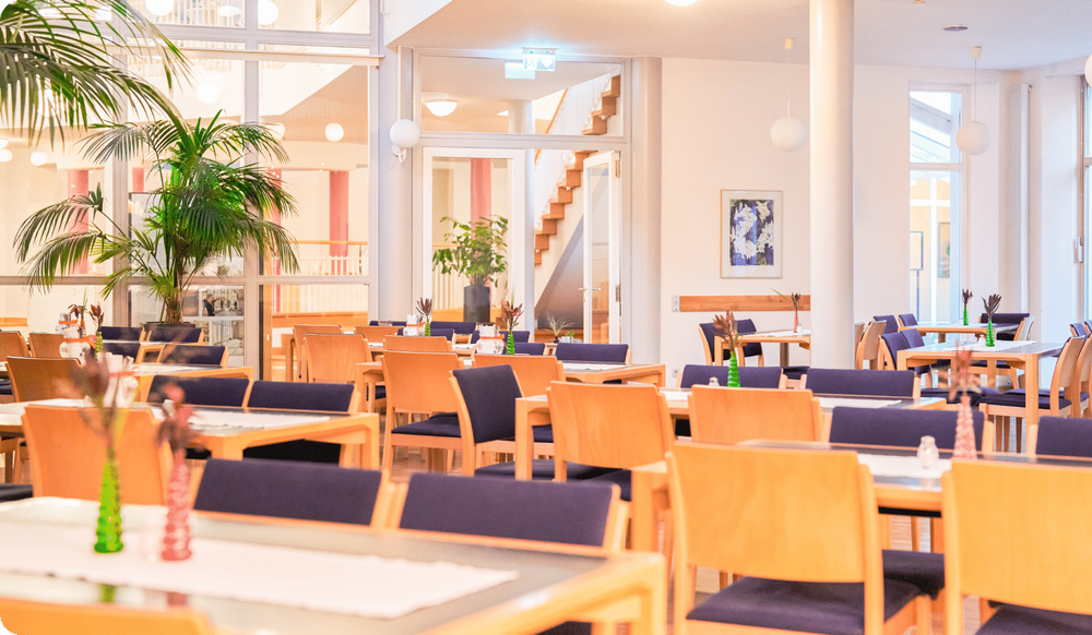 Im Bio-Restaurant der Akademie Gesundes Leben warten leckere vegane und vegetarische Speisen auf Dich.