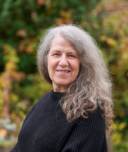 Andrea Freund ist Hypnotherapeutin & Meditationsleiterin.