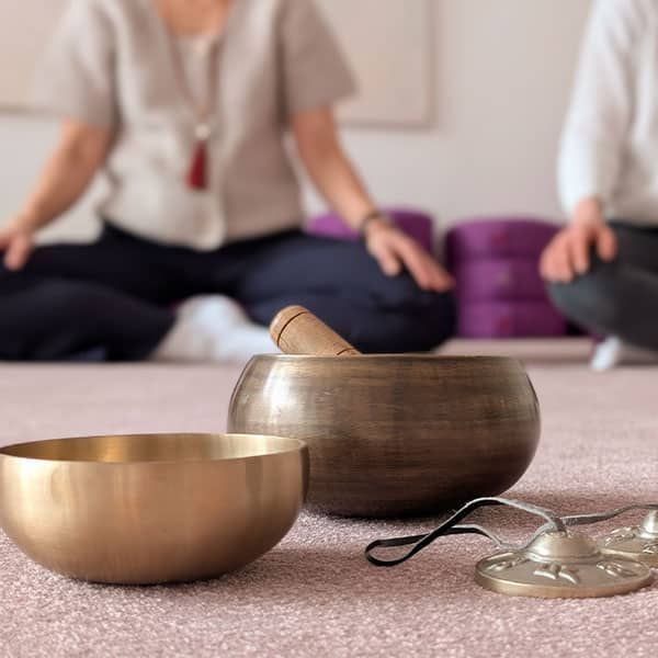 Mache eine professionelle Meditations- und Achtsamkeitstrainer Ausbildung hier an der Akademie Gesundes Leben.