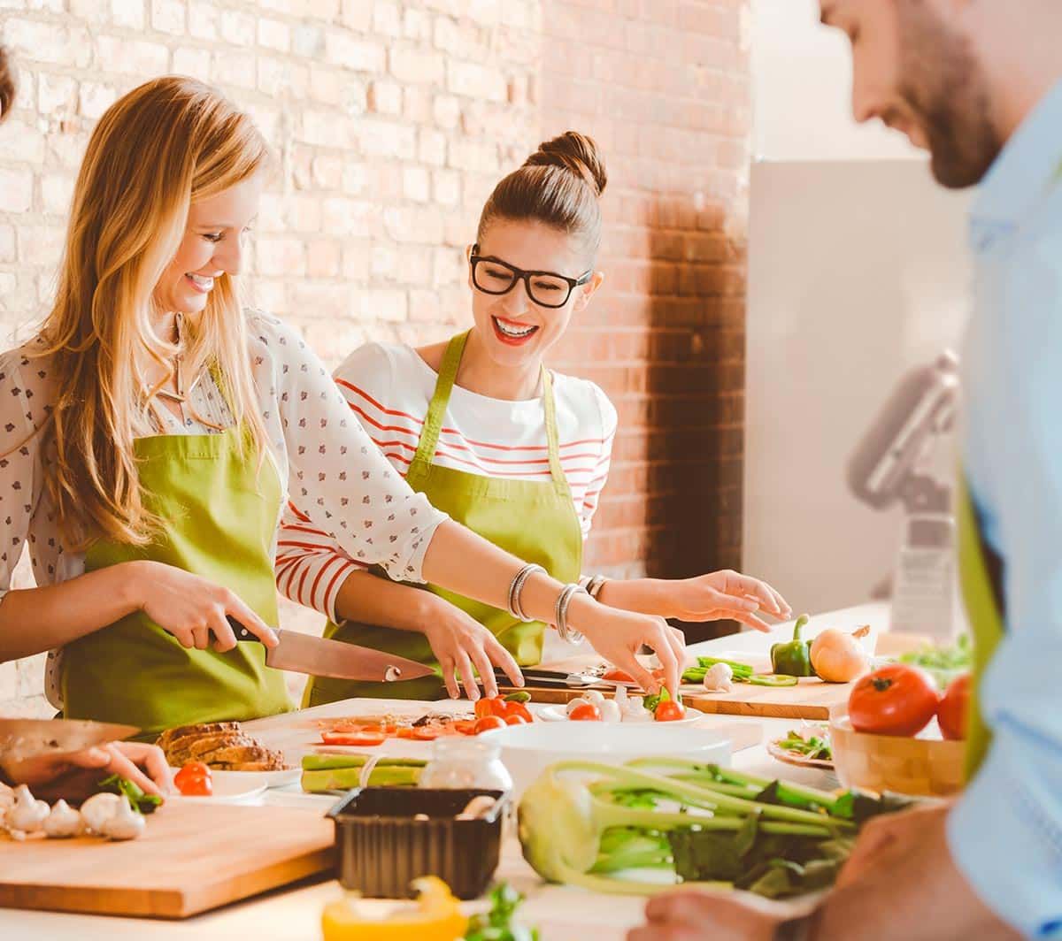Besuche das Erlebnisseminar Basisch kochen – Gute-Laune-Küche hier an der Akademie Gesundes Leben.