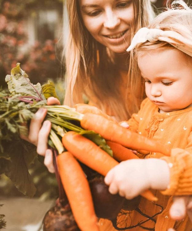 Ernährungsberater helfen auf unterschiedliche Weise. U.a. bringen sie einem ein besseres Verständnis für Lebensmittel bei und wie man im Supermarkt die richtigen Lebensmittel findet.