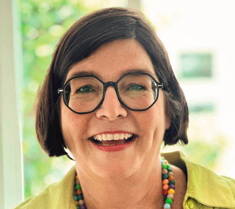 Sandra Schmidt ist Biofeedbacktherapeutin, Stressmanagementtrainerin und Meditationstrainerin.