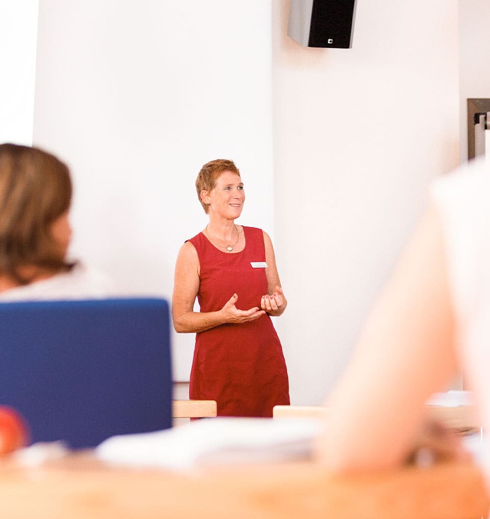 In der Ausbildung Entspannungspädagoge lernst Du auch, wie Du eigene Seminare und Workshops anleiten kannst.