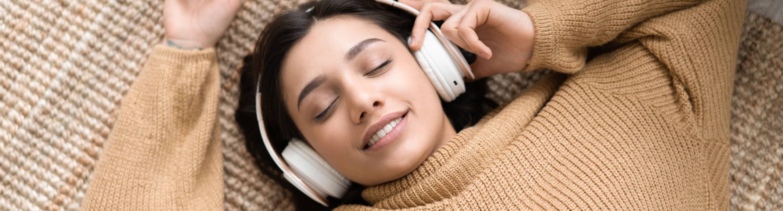 Entspannungsmusik hilft uns, herunter zu kommen, abzuschalten, einzuschlafen und Kraft zu tanken. Einfach hinlegen und Musik an.