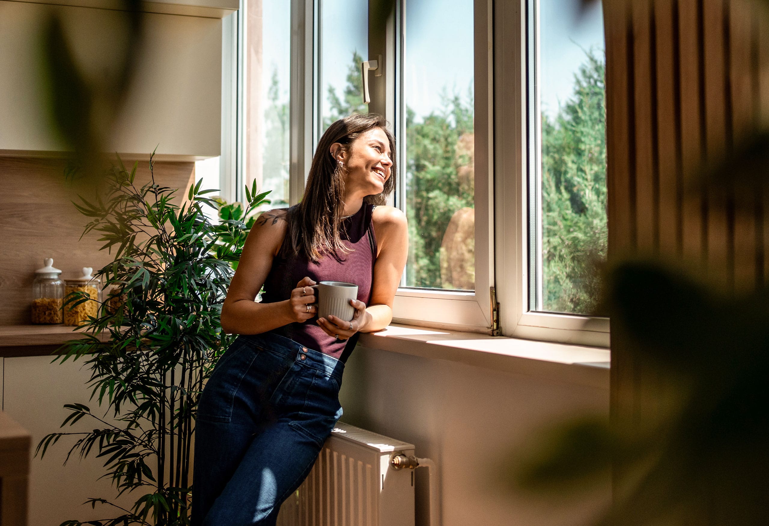Sich morgens 20 Minuten Sonnenlicht auszusetzen hilft enorm, um die innere Uhr richtig zu polen und tagsüber wach und abends müde zu werden.