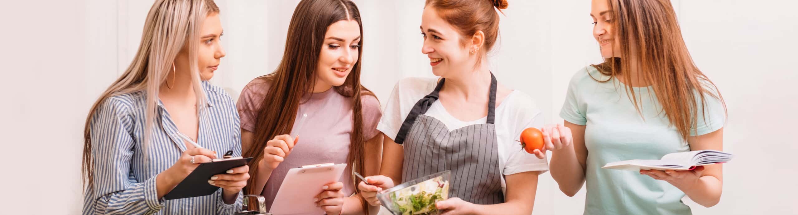 Es gibt mehrere Möglichkeiten professionelle Ernährungsberatung anbieten zu können, z.B. durch ein Studium oder eine Ausbildung.