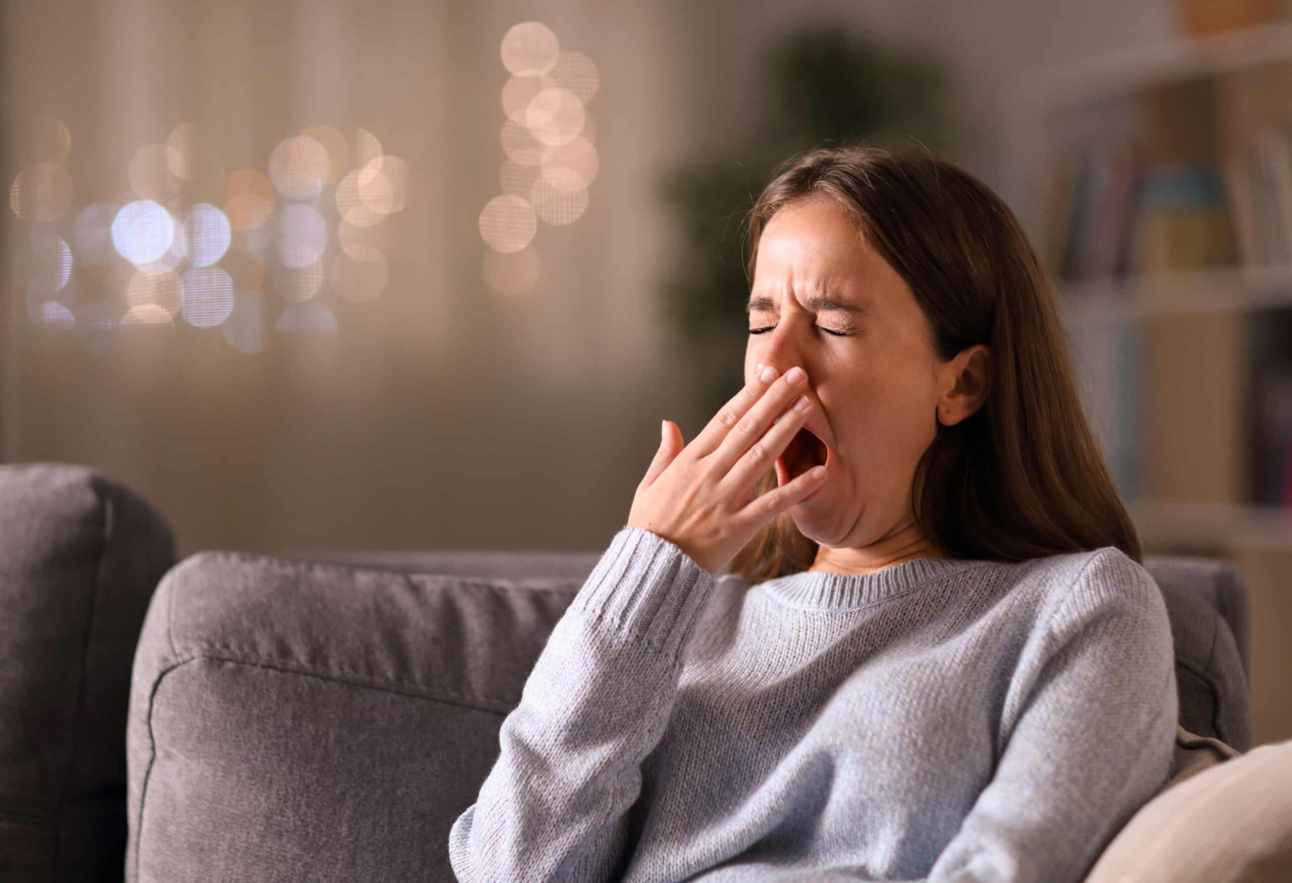 Melatonin lässt uns nicht einschlafen, es ist kein Schlafmittel, aber es ist ein Taktgeber und lässt uns abends herunterkommen.