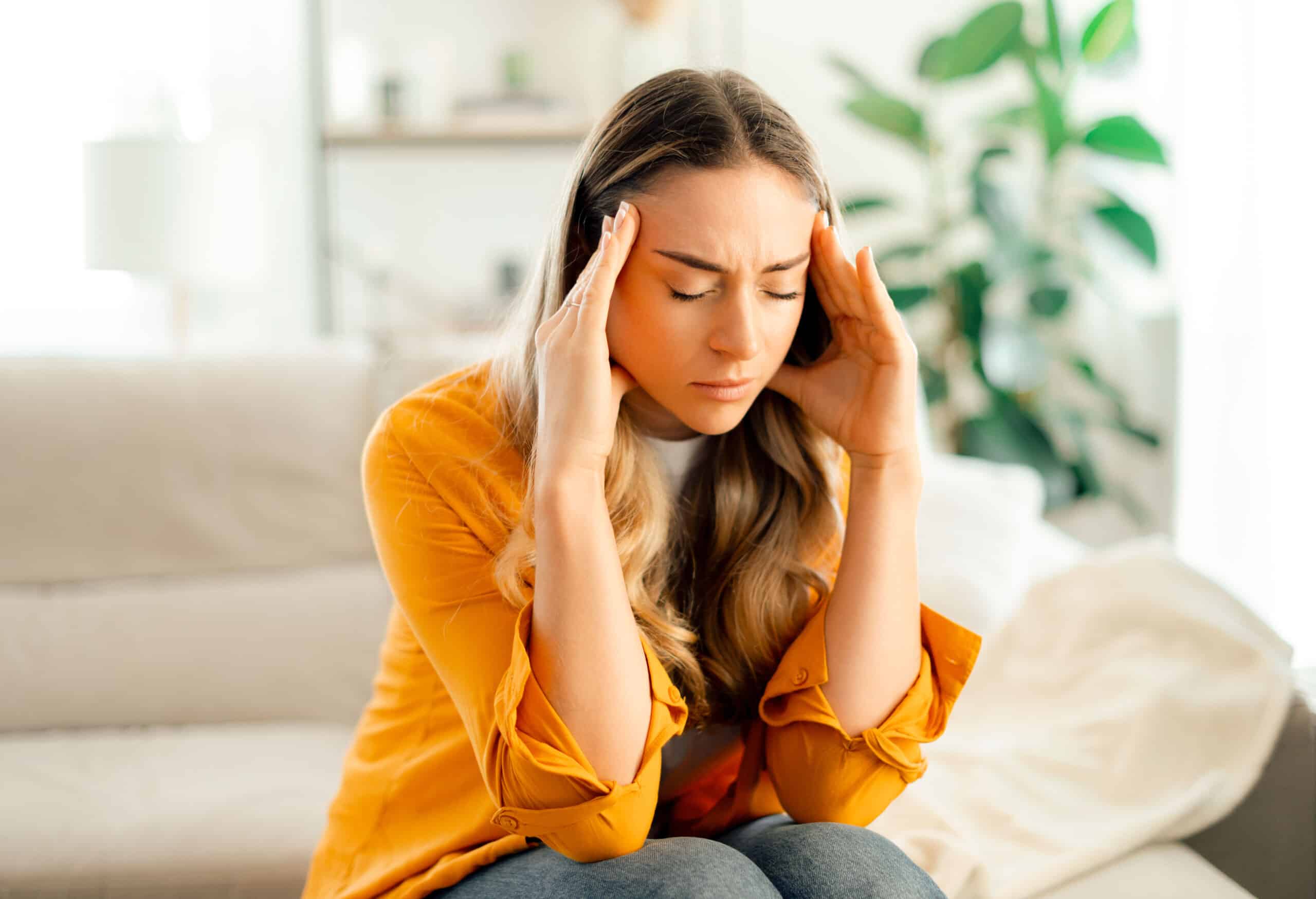 Das einfachste, was man bei Spannungskopfschmerzen tun kann, sind Schmerztabletten. Aber die bekämpfen nur das Symptom, nicht die Ursache.